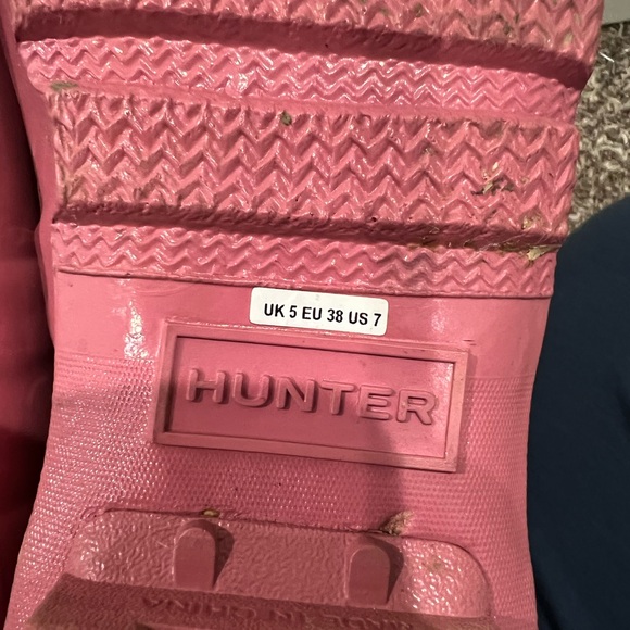 Hunter Women's Gloss Pink Rain Boots - Picture 5 of 9